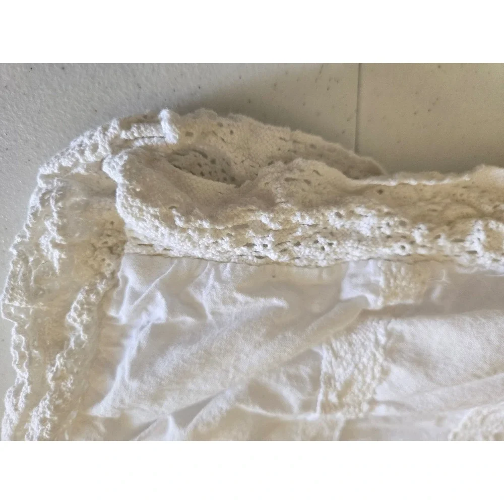 Laura Ashley 2 Standard Pillow Shams White Cotton Lace Shabby Chic Cottagecore